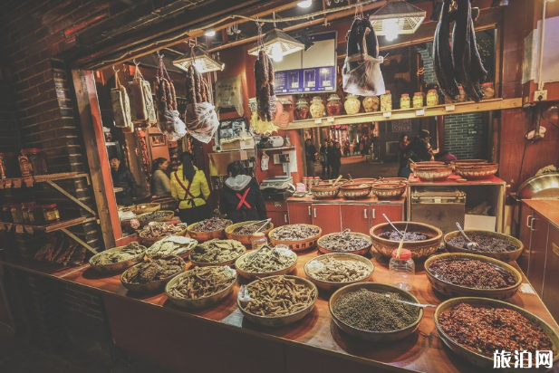 重庆的美食街在哪里 重庆火锅要怎么吃